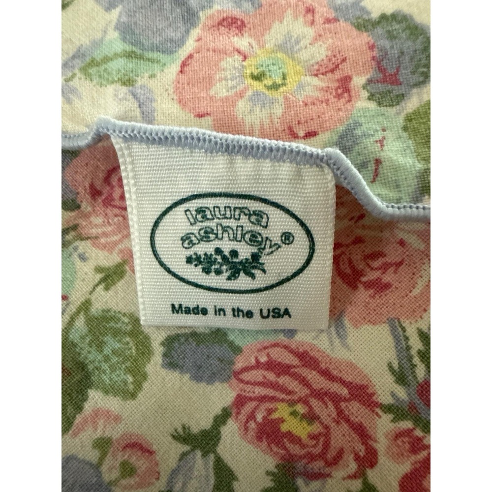 Vintage Laura Ashley Oval Tablecloth Cottagecore Floral Rose Chintz 76 x 56 - Picture 9 of 16